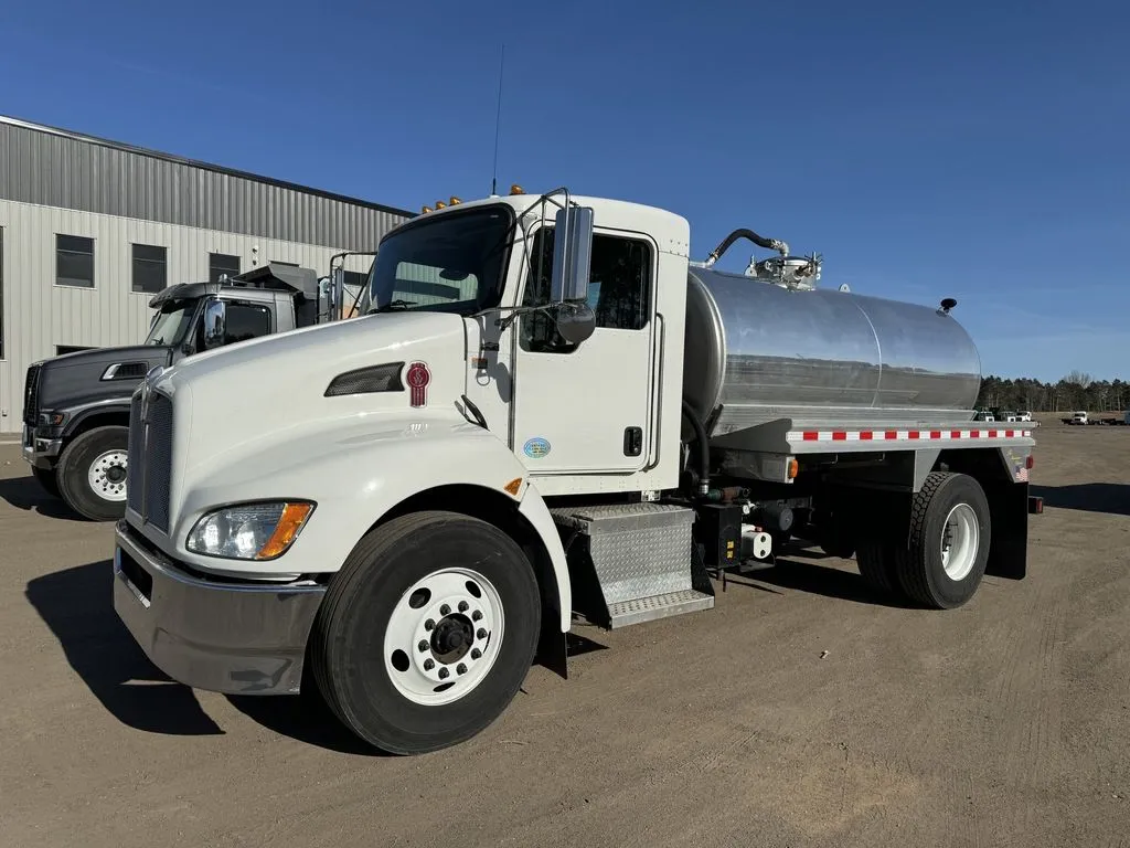 Used 2022 KENWORTH T370 VACUUM TANKER Septic/Sewer/Vacuum Trucks Minnesota US | Carco Truck & Equipment #1514259