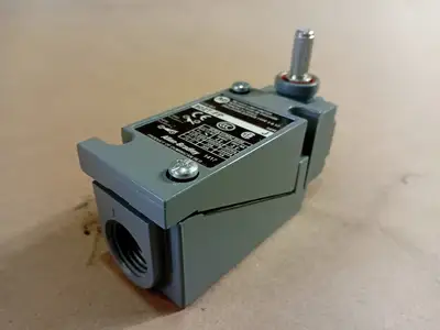 NEW ALLEN-BRADLEY 802T-FP