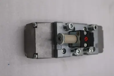 Bosch 0 820 026 981 Rexroth Single Solenoid Valve And Coil - STOCK GF570
