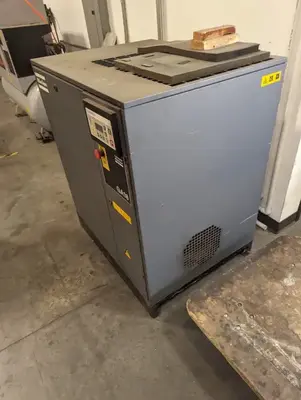 1998 Atlas Copco GA18 25HP compressor with dryer