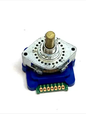 USED TOSOKU ROTARY CODE SWITCH 30° 12-POSITION ROUND SHAFT