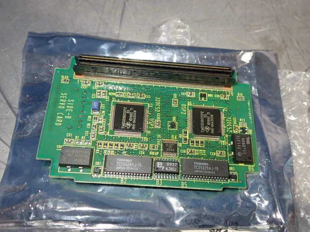 New | in-Stock FANUC A20B33000032 / 01A Circuit Boards | HGR 24 #747746