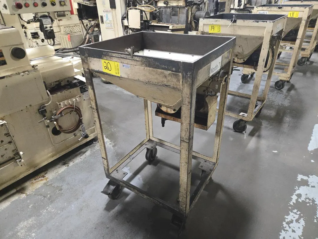 (1) Auger Hopper
