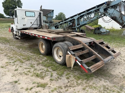 Used 1995 VOLVO _UNKNOWN_ Flatbed Trucks Michigan US | Miedema Asset Management Group #1372465