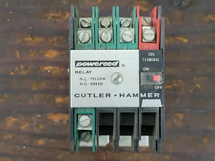 Used CUTLER-HAMMER D40RB Misc Electrical & Power Parts British Columbia CA | Lenmark #250746