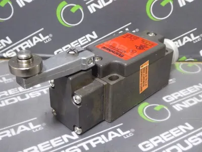 Euchner NZ1HS-3131-M Safety Interlock Switch Used