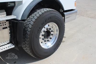 Used 2019 VOLVO VHD104B200 Cab Chassis trucks Texas US | Roll Off Truck World #1492007