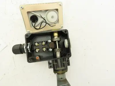 Siemens 38E7 160-1BD00-0A81 Rope Pull Grab Cable Switch 2-Way 3-Position 400V