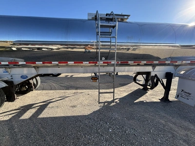 Used 2017 WALKER MILK TANKER TRAILER Liquid Supply Trailers Michigan US | Miedema Asset Management Group #1709464