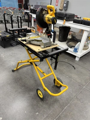 Used DEWALT "DW713" Cross Cut Saws Texas US | MachineryMax #1488215