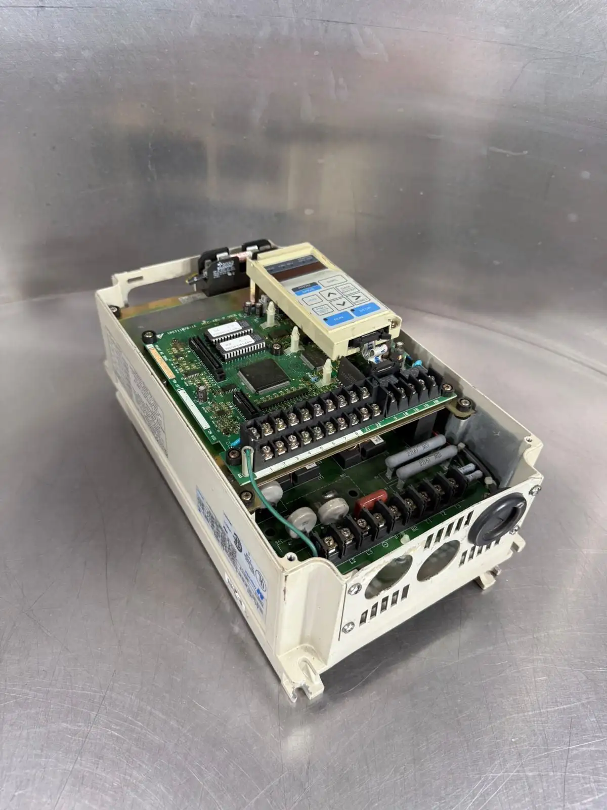 Magnetek DS314 Spec: 42P21F 3HP 3Ph Input: 380-460V 50/60Hz 5.9A (8.5.3)