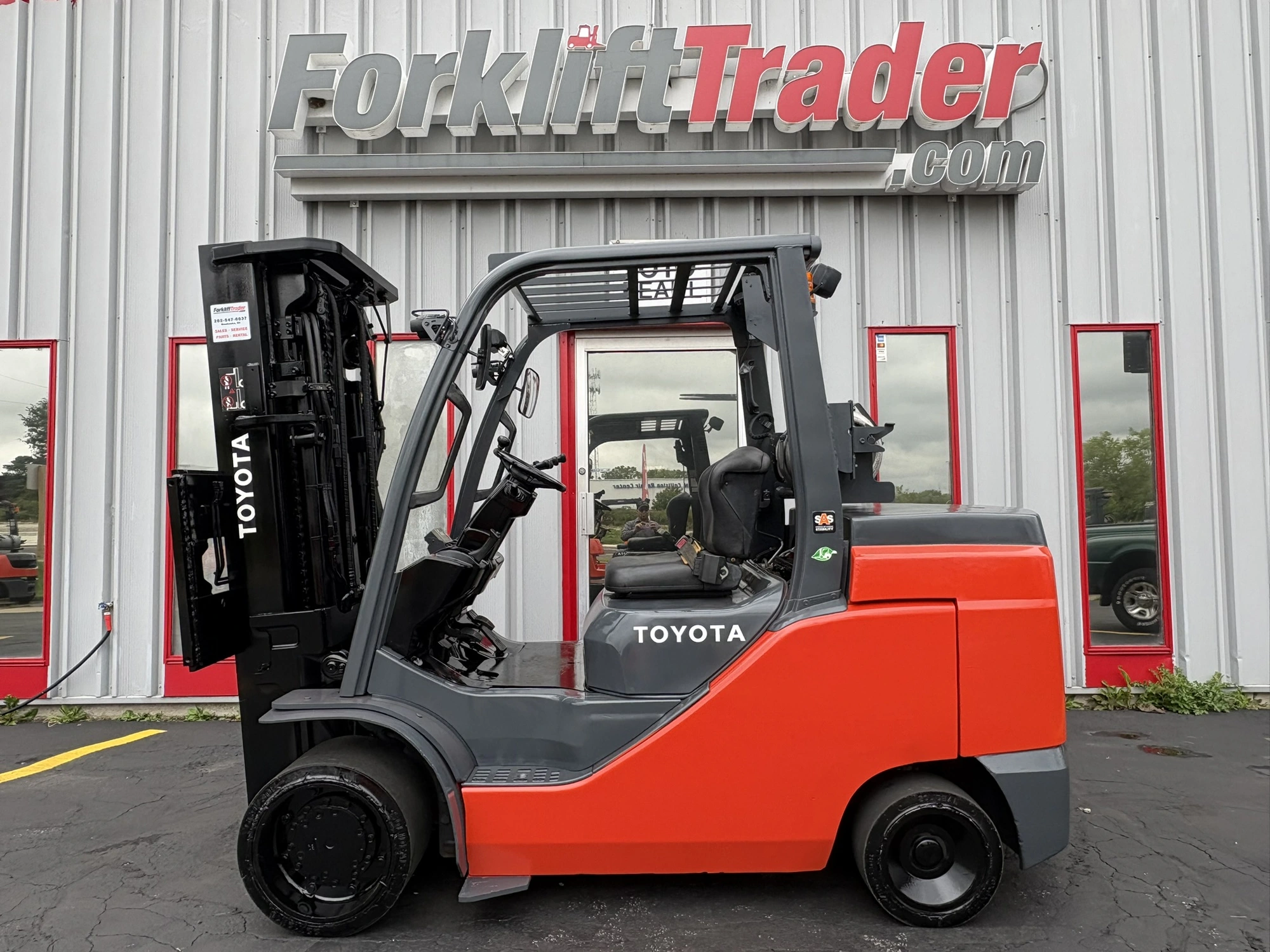 Used 2017 TOYOTA 8FGC55U Misc Forklifts Wisconsin US | Forklifttrader.com #1439525