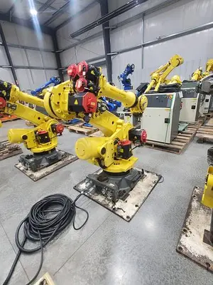 USED 2015 FANUC R-2000IC/210F