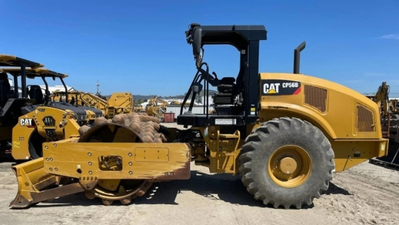 USED 2015 Caterpillar CP56B