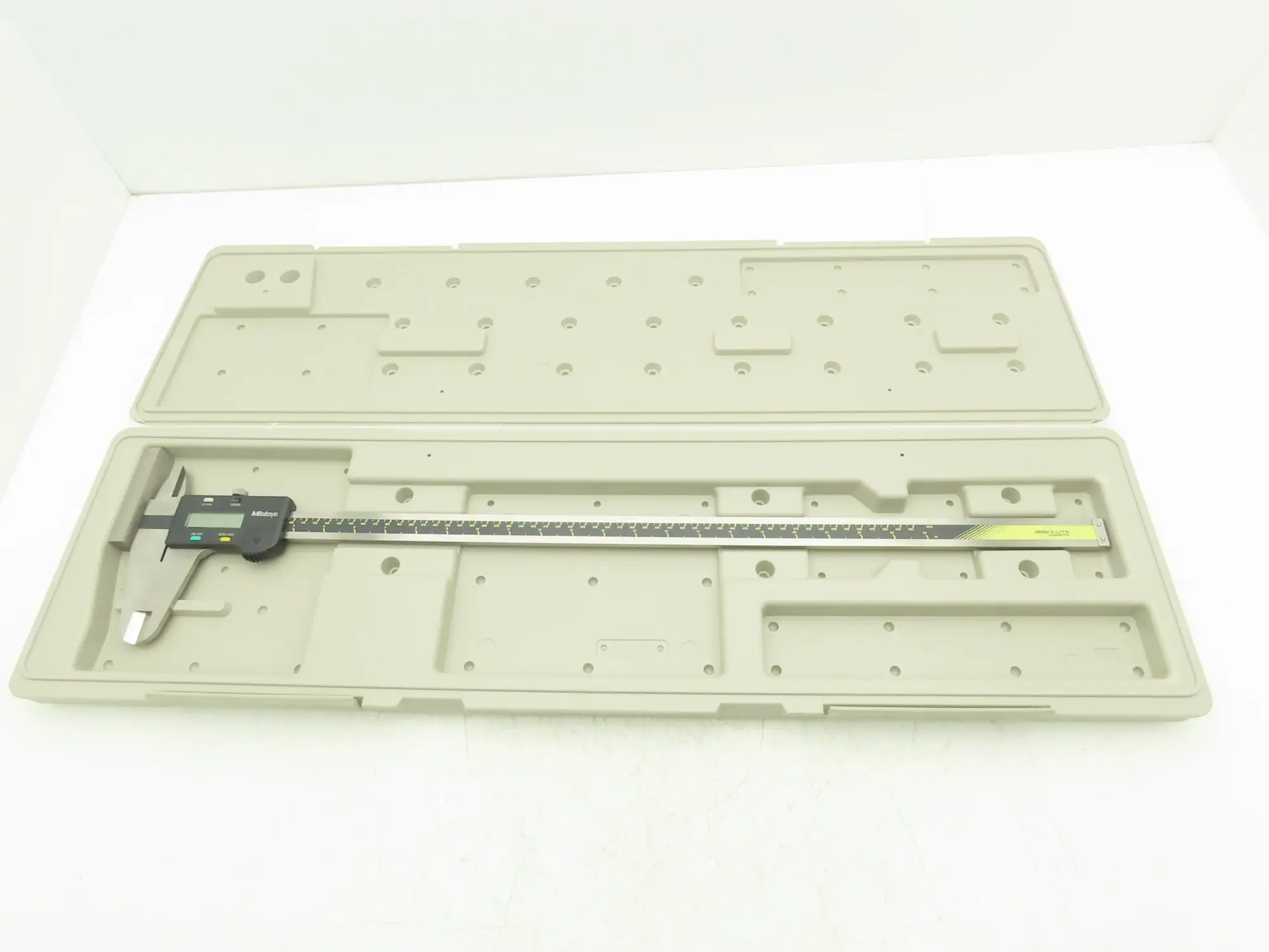 Mitutoyo 500-506-10 Absolute Digimatic Digital Caliper 0-24" 600mm .0005" w/Case