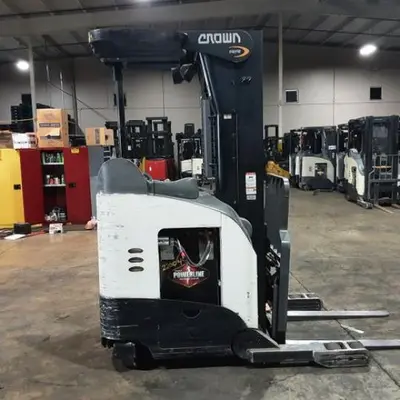 USED 2018 CROWN RR5725-45