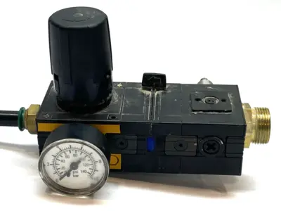 Used Knapp Air Pressure Regulator w/Gauge Inline Unit Hose Fitting Air Pressure Regulators Michigan US | Maverick Industrial Sales #1394277