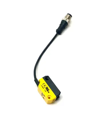 USED BANNER ENGINEERING WORLD-BEAM PHOTOELECTRIC SENSOR, ADJUSTABLE FIELD