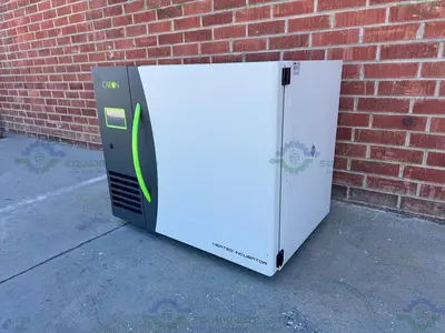 USED CARON 7002-10-1  HEATED INCUBATOR, 10 CU. FT, 10ºC ABOVE AMBIENT TO 70º, 115 VAC