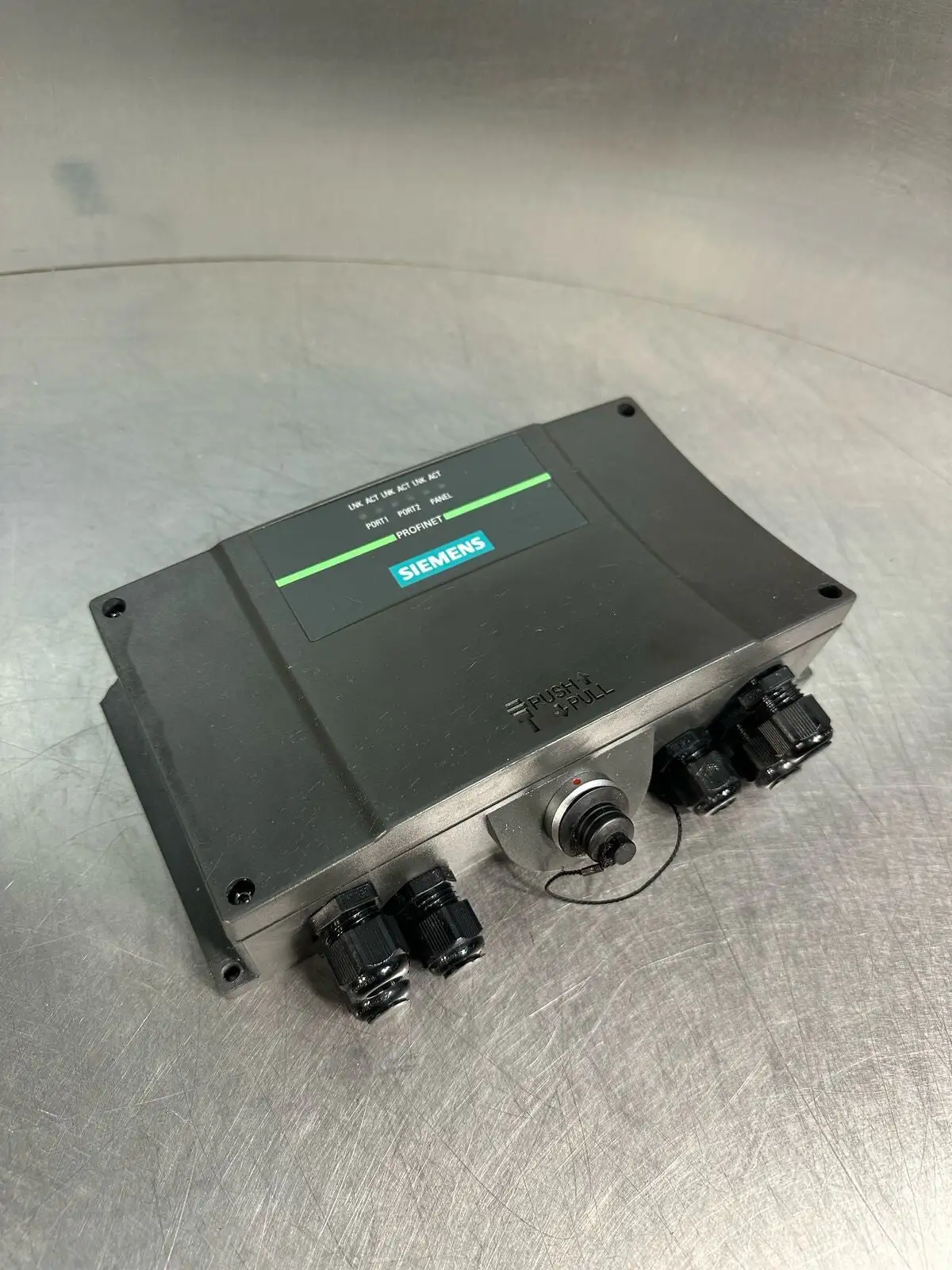 Siemens 6AV6-671-5AE11-0AX0 CONNECTIVITY BOX PLUS 6AV66715AE110AX0 (6.2.2)