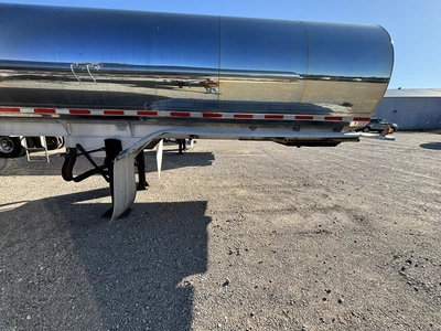 Used 2015 WALKER MILK TANKER TRAILER Liquid Supply Trailers Michigan US | Miedema Asset Management Group #1709444