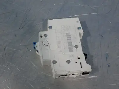 USED ALLEN BRADLEY 1492SPM1D020