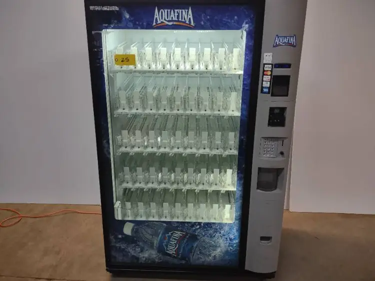 Used _UNKNOWN_ _UNKNOWN_ Vending Machines Minnesota US | K-BID 6 #181251