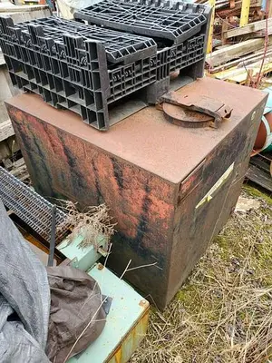 260 Gallon Waste Oil/Fluid Carbon Steel Storage Tank 42'' x 36'' x 42'' Tall