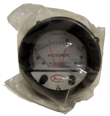 NEW DWYER A3015-RMR PHOTOHELIC PRESSURE GAUGE SWITCH A3015RMR