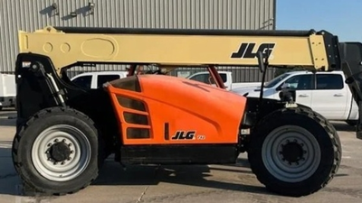 USED 2024 JLG 742