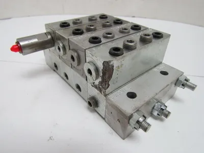 Farval M2500B 4-Section Divider Valve Manifold Assembly M2500-20T, 10T, 10S