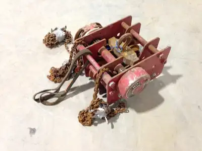 Chester Zephyr 1.5 Ton Chain Hoist with a Beam Trolley manual