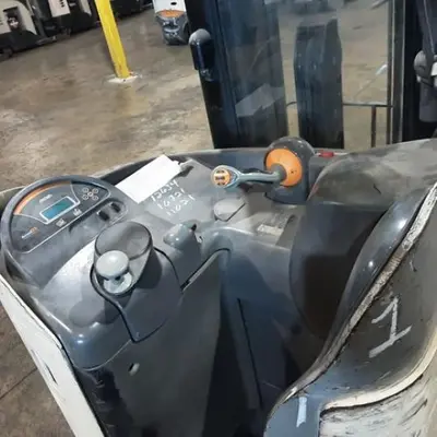 USED 2016 CROWN RR5725-45