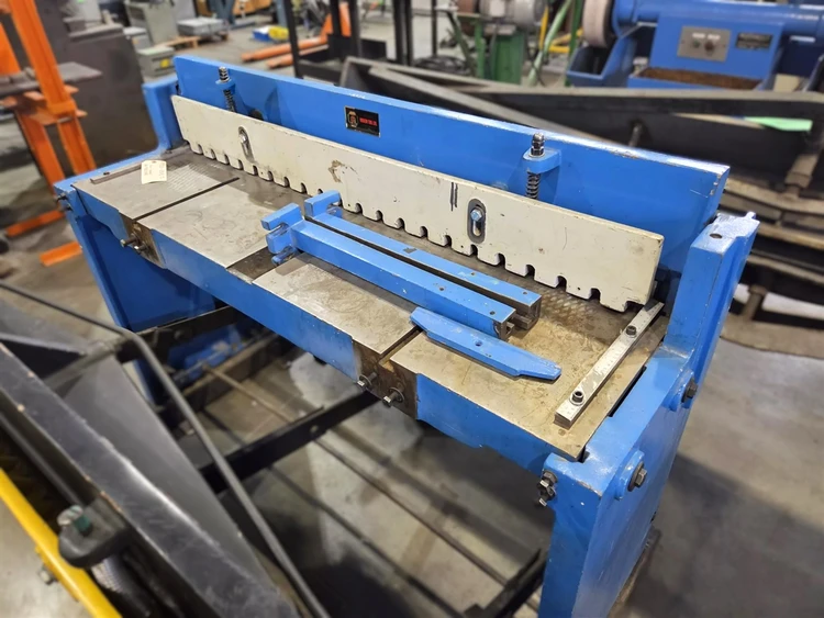 Used _UNKNOWN_ _UNKNOWN_ Foot Power Shears British Columbia CA | Coast Machinery Group #1293124