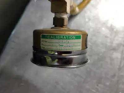 1/4" Valve w/ Gauge