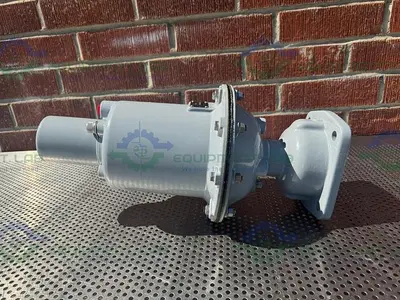 USED ITT 3225 PNEUMATIC VALVE ACTUATOR AIR MOTOR W/ 6" FLANGE FITTING