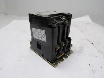 Square D 8502SCO2S Motor Starter Contactor 3 Pole 600VAC 10Hp 27A 120V Coil