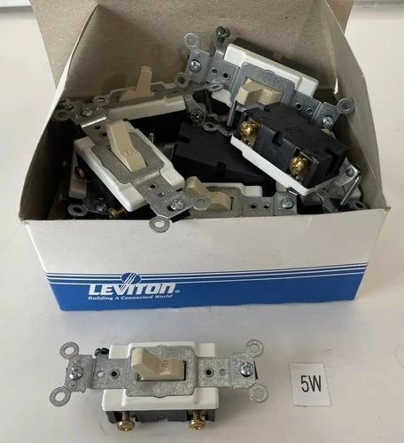 NEW Leviton CS120-2I