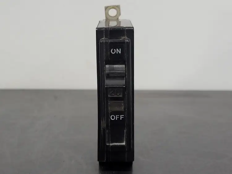 Used SQUARE D QO120 Switchgears British Columbia CA | Lenmark #243385