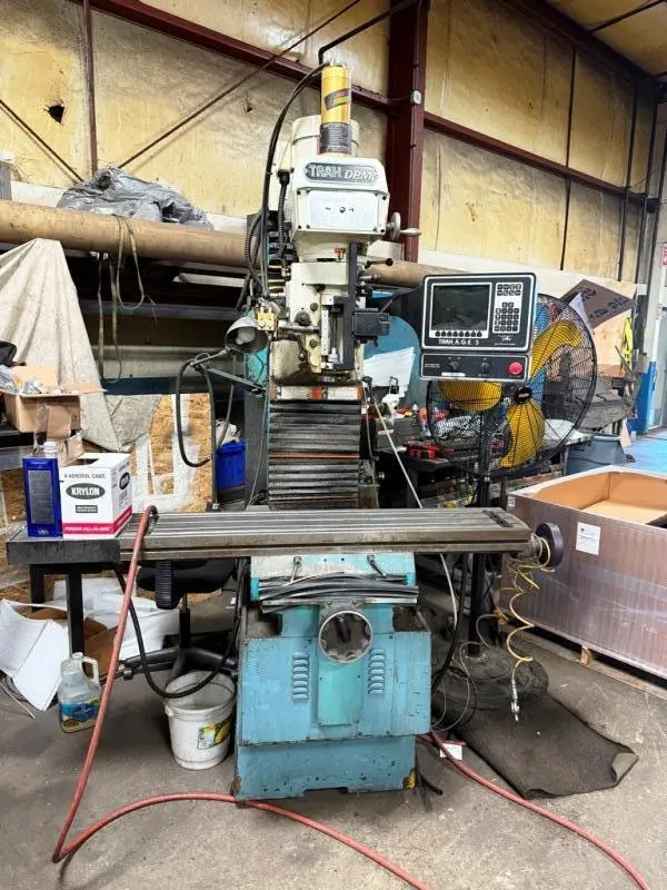 USED 1999 SOUTHWESTERN INDUSTRIES TRAK DPM