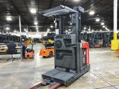 USED 2020 RAYMOND 550-OPC30TT