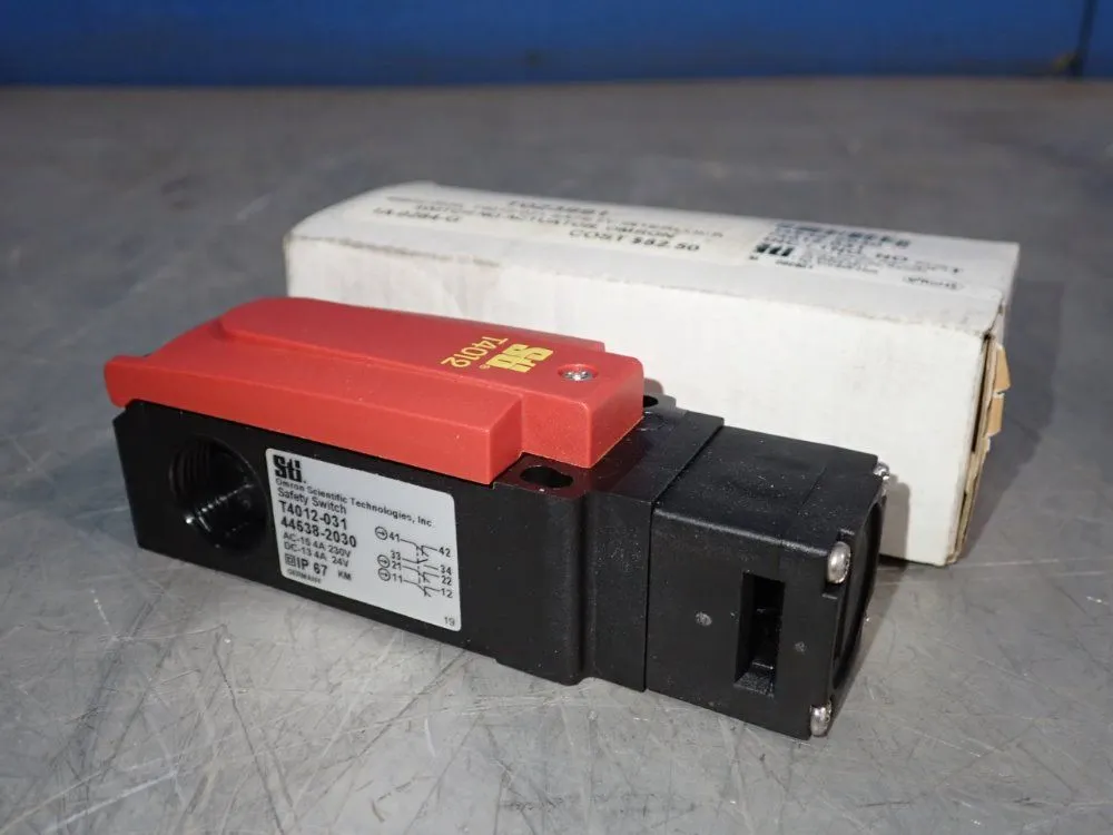 NEW OMRON T4012031