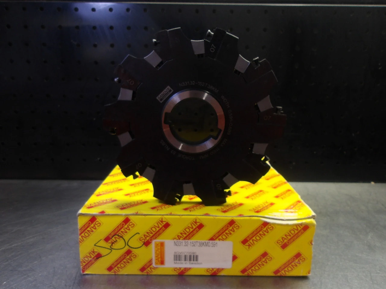 Sandvik .591-.689" Slot Milling Cutter 1.5" Arbor N331.32-152T38KM0.591 (LOC2492)
