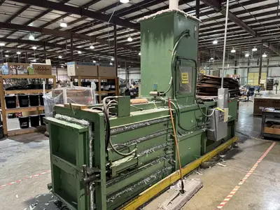 30" X 42" BALEMASTER MODEL #360A CLOSED DOOR HORIZONTAL HYDRAULIC BALER: YOBRO #25088