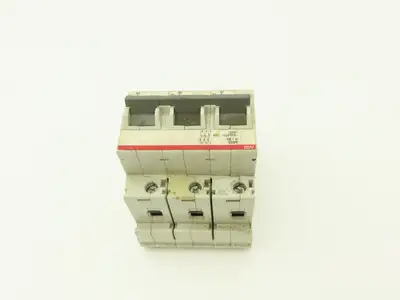 ABB S503-K32 3-Pole Circuit Breaker Adjustable 32A 690VAC 230/400V DIN Mountable