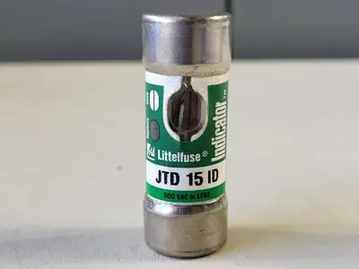 Disconnect Switch w/ 3 Times 15 Amp Fuse JTD15ID