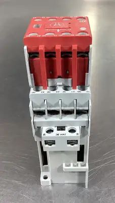 Allen-Bradley 700S-CF620ZJC /A Safety Control Relay 24VDC Coil 4E-43