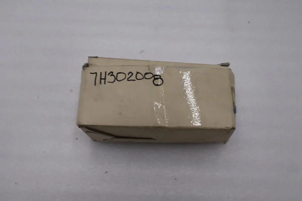 NEW OPEN BOX SMC Pressure switch table PSE200-B4C STOCK 614-D