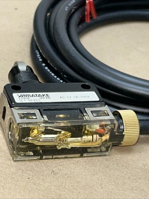 NEW Azbil / Yamatake SL1-DEXG3