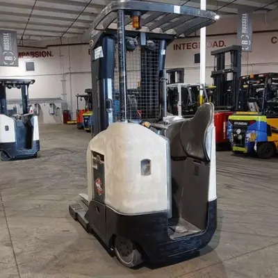 USED 2019 CROWN RR5725-45